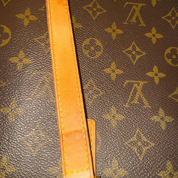 Authentic LV Tote - Picture 6 of 17